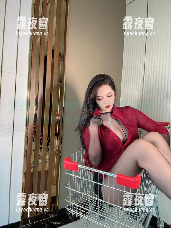 120斤的小王同学 微密圈 - 120斤的小王同学的厨房探索,他的写真似乎和食谱完全没关系!