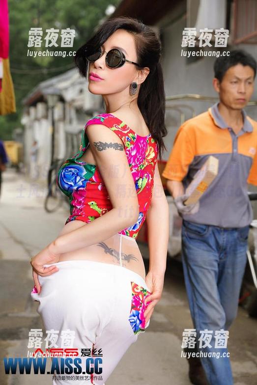 AISS爱丝(黄金版) - 就让西雅带着女骑士风范逆风翻盘：精选图包，风筝心态Gotit!