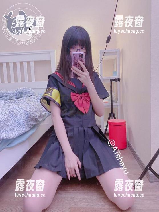 吊带裙全套，AT鲨这次绝对是在挑战我的审美极限！