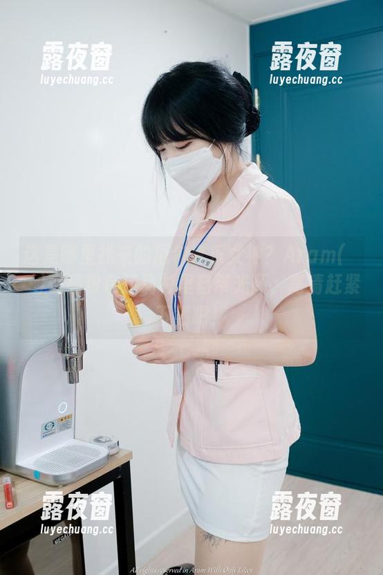 这是哪里找来的厄尔音乐女神？Aram(아람)在亮粉色运动衫里自带光环，高清赶紧下载吧！