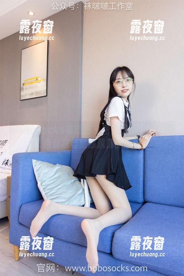 BoBoSocks袜啵啵 - 图集里的小沫：粉色棉袜与随意飘荡的思绪