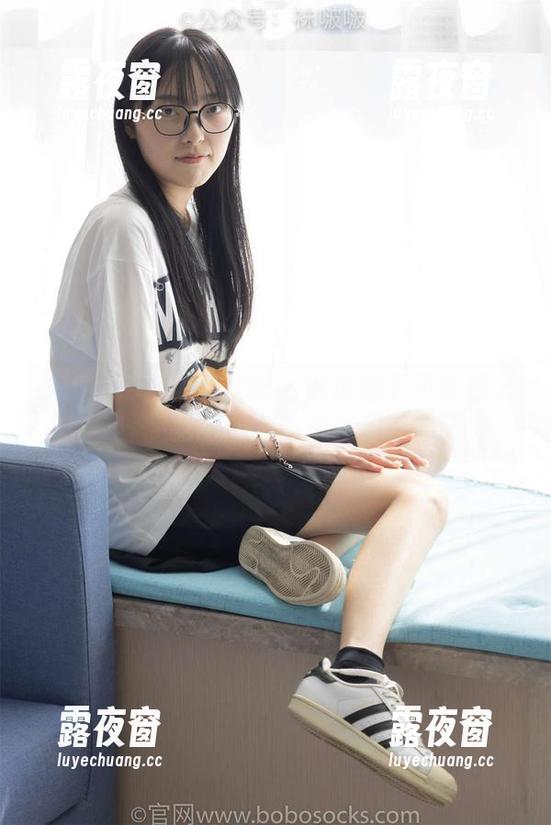 BoBoSocks袜啵啵 - 谁说脚下不能撩人？小沫和她的皮鞋高清美图反击了。