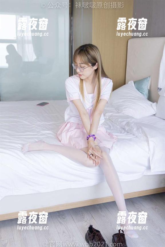 BoBoSocks袜啵啵 - 小米白棉袜套图：穿上膨胀的想象力，让每一步都充满未知。
