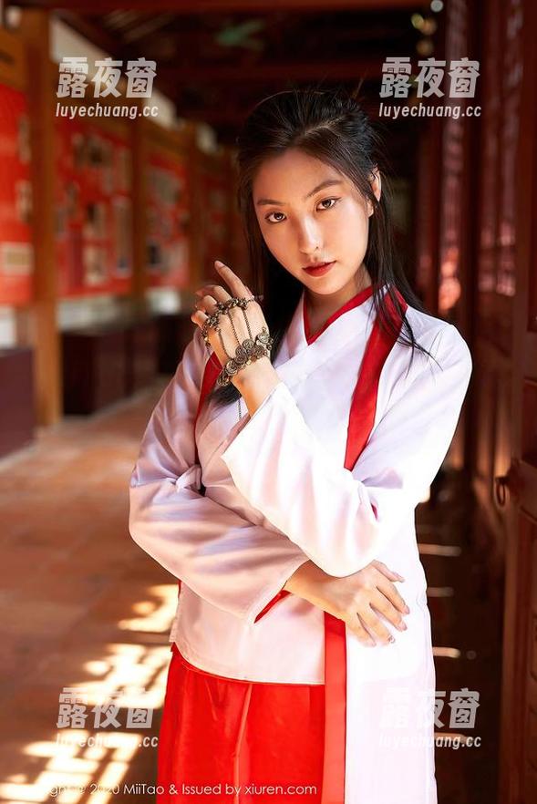 MiiTao蜜桃社-佩琦Pinky MiiTao蜜桃社 - 佩琦Pinky的温柔写真,从此告别柴火哥的梗吧!