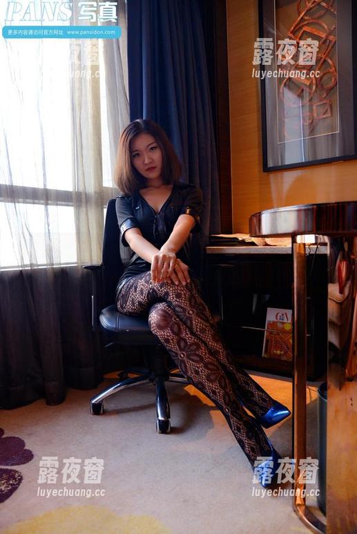 PANS写真 - 女孩们的美图联名卡，米奇瞬间变身壁纸设计师了！