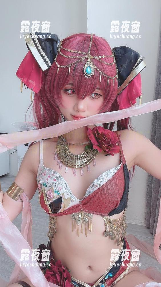 这套图，PoppaChan的写真里透露的“白露”的意味…真的是个谜。