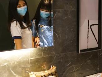 为什么白色丝袜总能拿下高分？来ROSI图库深挖下载吧！