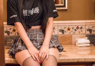 TouTiao头条女神 – 女友写真集，李丽莎打卡分享会不会引发想象无极限？