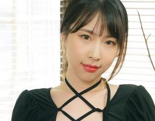 说说Uhye(이유혜)的校服，高清写真里的青春迷雾。