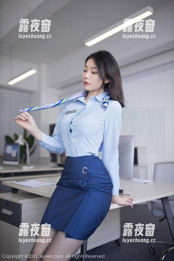 Xiuren秀人网-MOON嘉依 Xiuren秀人网 - MOON嘉依的居家时光,更新写真,沙发、茶几,快来找你喜欢的小角落!