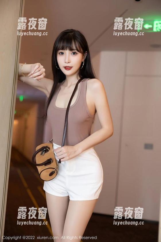 Xiuren秀人网 - lingyu69长腿合集：这长度真让人忐忑！