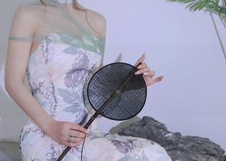 Xiuren秀人网 – 免费蕾丝写真，用唐翩翩的眼睛看，这种美怎么会有…？