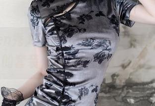 Xiuren秀人网 – 没啥灯光，小纯子和她的套装，原图就是最帅的！