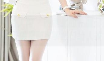 Xiuren秀人网 – 图集里的礼服：是小逗逗打扮得像是随时要出门给人签名。