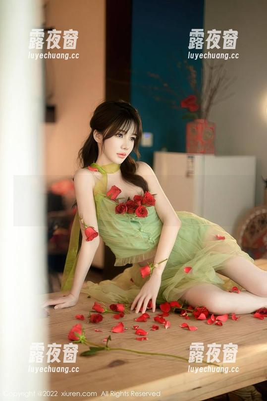Xiuren秀人网-白白Alina Xiuren秀人网 - 白白Alina的白丝:壁纸里的美图,直击我的少女心!