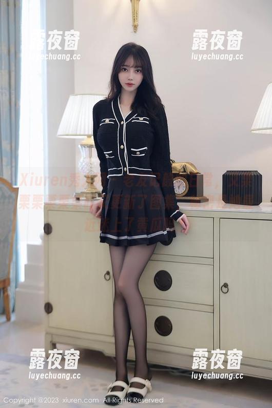 Xiuren秀人网-艾栗栗栗栗栗栗吖 Xiuren秀人网 - 老友记般的日常,艾栗栗栗栗栗栗吖又更新了图集,秘密是她最近迷上了黄瓜吗?
