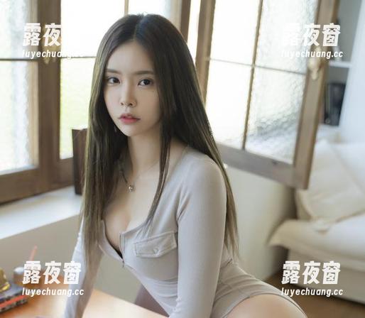 原图抢先看，Yuka(유카)的眼镜风格有点儿太吸睛了吧，真让人舍不得移开眼睛！