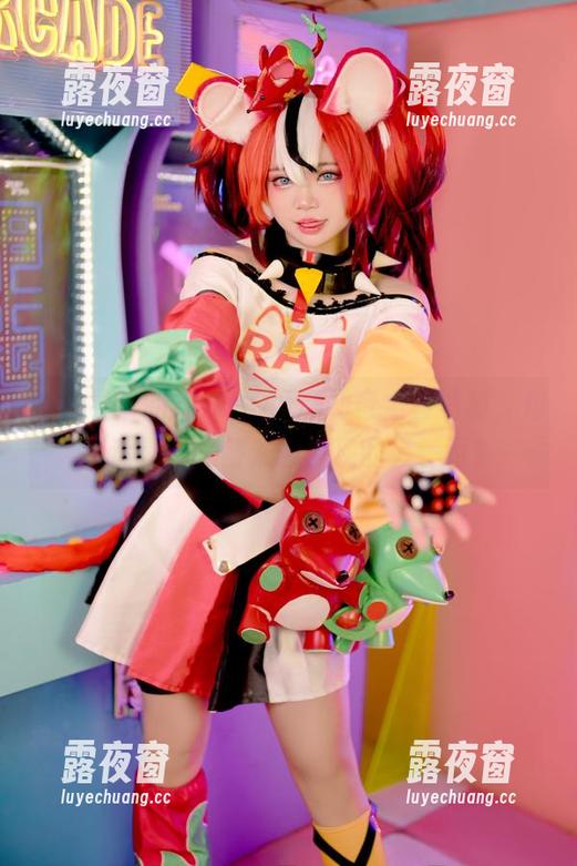不同寻常的ZinieQ妖精初音全套写真，难道这是我之前未曾发现的另一面？