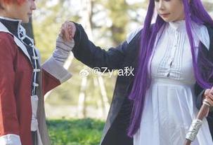 写真界的资源大丰收：Zyra秋在路易九世旗袍里的优雅舞步！
