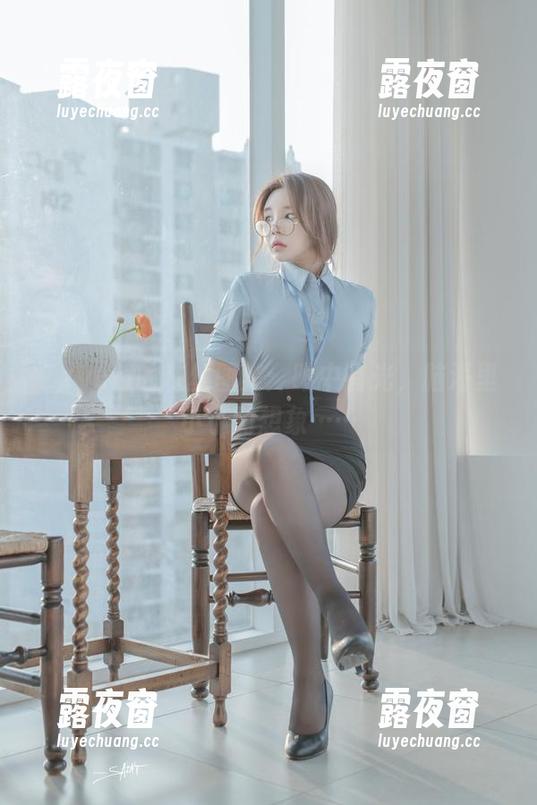 Zzyuri Zzyuri的灰丝图集:眼中有光,脑海里小小的想象……