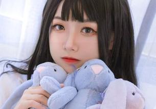 下载lovely呆玄短裤美图，打算用来当桌面壁纸？