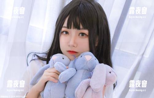 下载lovely呆玄短裤美图，打算用来当桌面壁纸？
