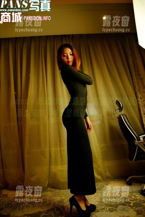 pans-思思 pans - 思思的女王造型,原图美得像是画出来的,每次壁纸都得再刷几遍。