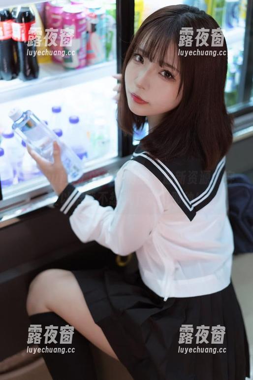 yuuhui玉汇 yuuhui玉汇的校服时刻:最新资源,穿上以后就不想脱下来的那种!