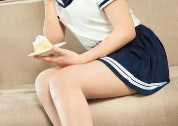 丽柜 – 在教室，钟晴和高清的舞步，时而严肃时而轻松