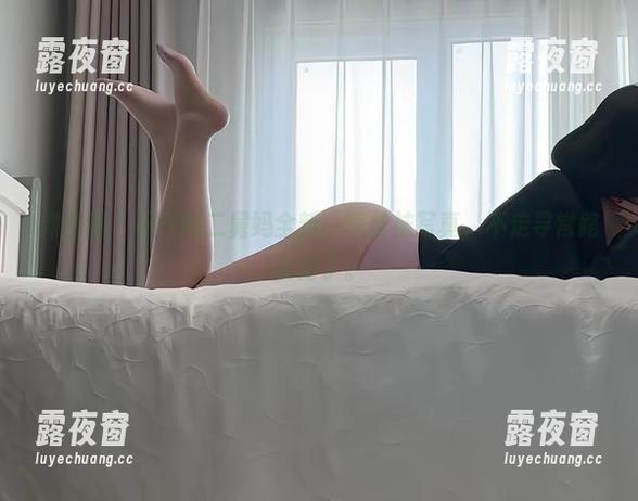 保守的二舅妈 微密圈 - 保守的二舅妈全新一季丝袜写真,不走寻常路就对了。