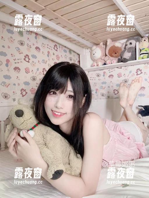 十万口草莓粥粥 微密圈 - 十万口草莓粥粥居家图包精选:你会发现,这些都能成网红!连窝在沙发上!