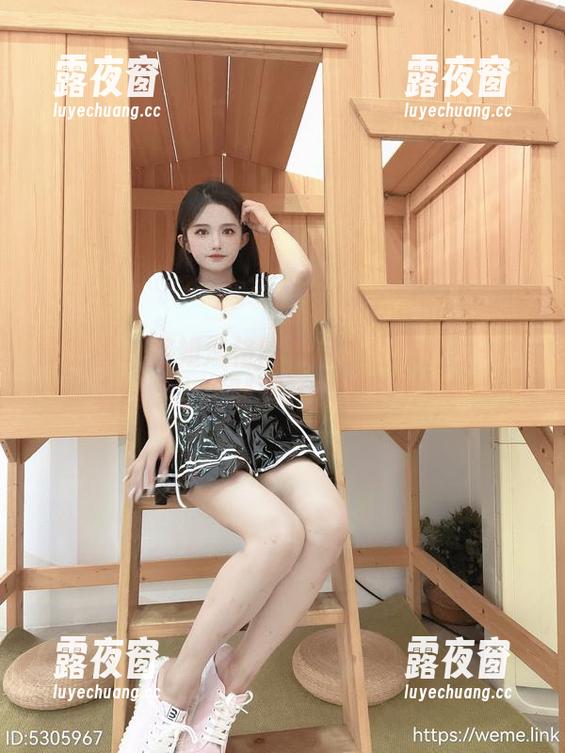 微密圈 - 空姐风格的古阿扎精选图片——难道穿上这制服就变了一个人？