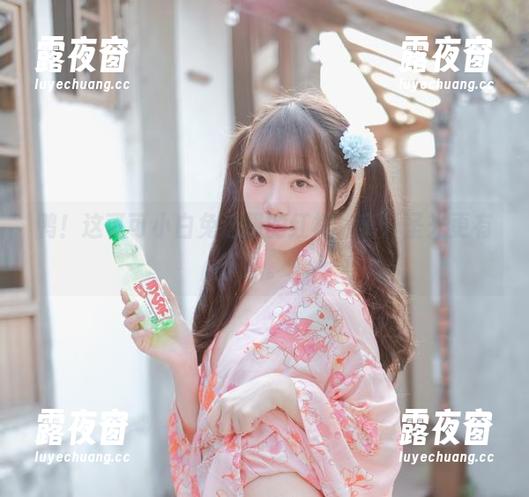 可可小白兔 鸭!这可可小白兔选择的红裙,离开圣光更有味。