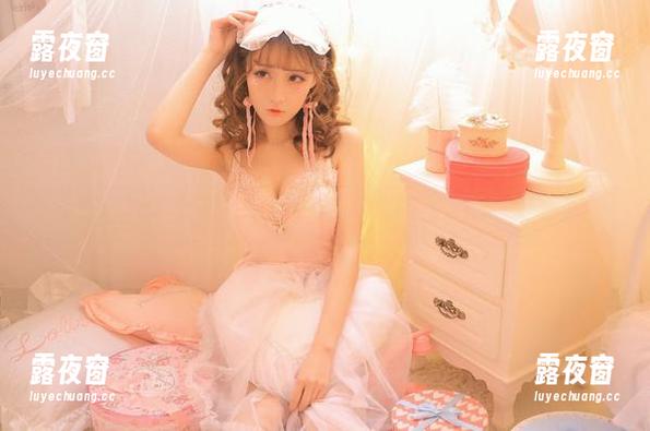 在无圣光的世界里，在下萝莉控ii与魔王的兔女郎角色扮演