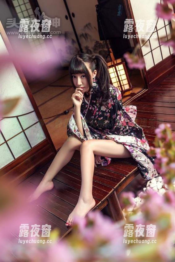 头条女神-郭美美 头条女神 - 郭美美的天使形象:私房美图的真实斗争
