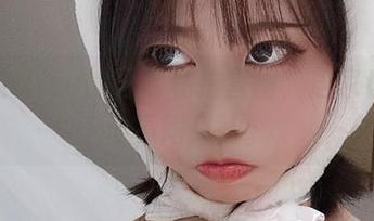 奈汐酱Nice的日常私拍套图，居家也能穿出不同风味。