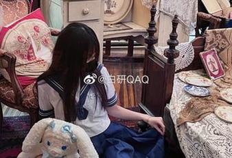 不仅有双马尾，妖君白研的私房写真更大胆