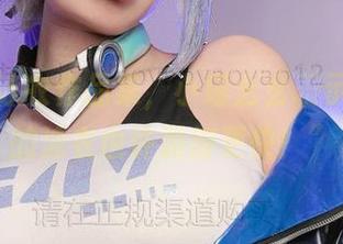 最新的泳衣作品集，小瑶幺幺表示：“我的泳衣也许游得更快！”