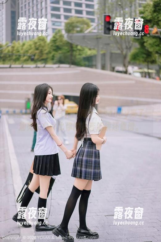 尤蜜荟 - 定制写真：周于希sandy来了，油亮的身体比你的抖音滤镜还靠谱。
