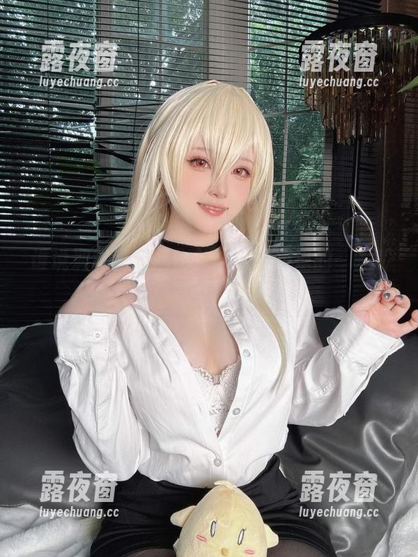 屿鱼 谁说凋零只能悲伤?屿鱼图册里的曖昧气息