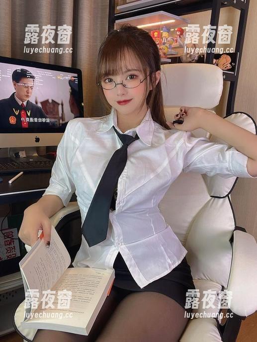 张思允 微密圈 - 谁需要华丽的配饰?张思允的一组jk制服美图就是最好的图包内容!