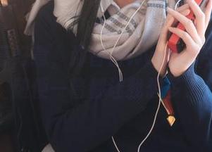 有点不怀好意，弥音音ww的水手服私拍，随便一瞥都让我想多了。