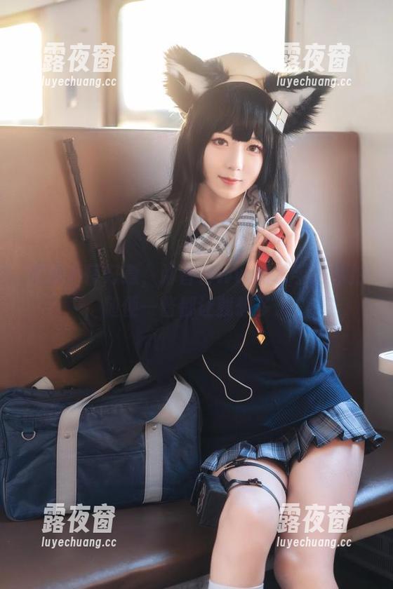 弥音音ww 有点不怀好意,弥音音ww的水手服私拍,随便一瞥都让我想多了。