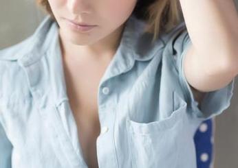 果团网 – 今晚不看综艺，看莫雅淇的写真更新，剧情直逼编剧的脑电波，这种戏可真值得收藏。