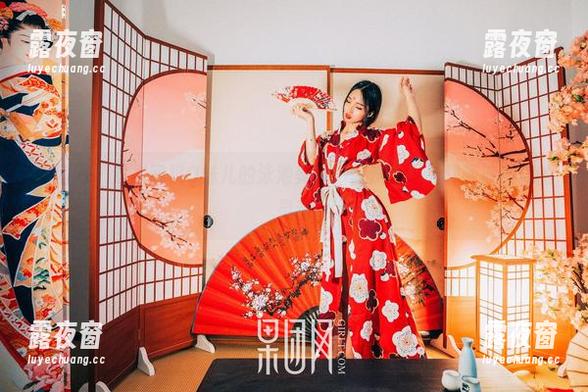果团网 - 这次蜜桃Q妹儿的泳池美图，像是给人一种随波逐流的灵动