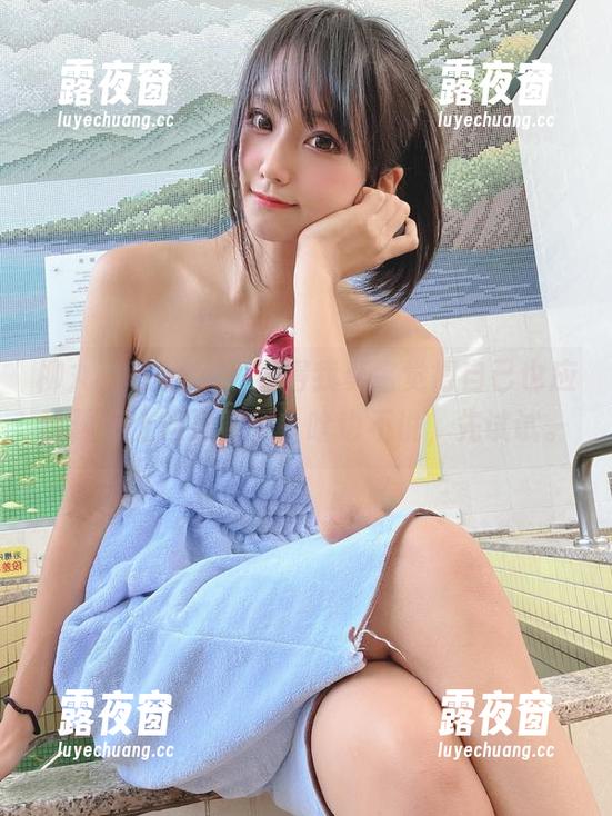 柳丸的私拍JK，看得我莫名觉得自己也应该再穿上这条裙子，啥也不说，先试试。