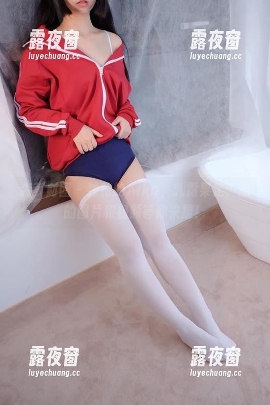 森萝财团 - 独特的Aika，乳霜果足，她的图片和视频等你来撩！