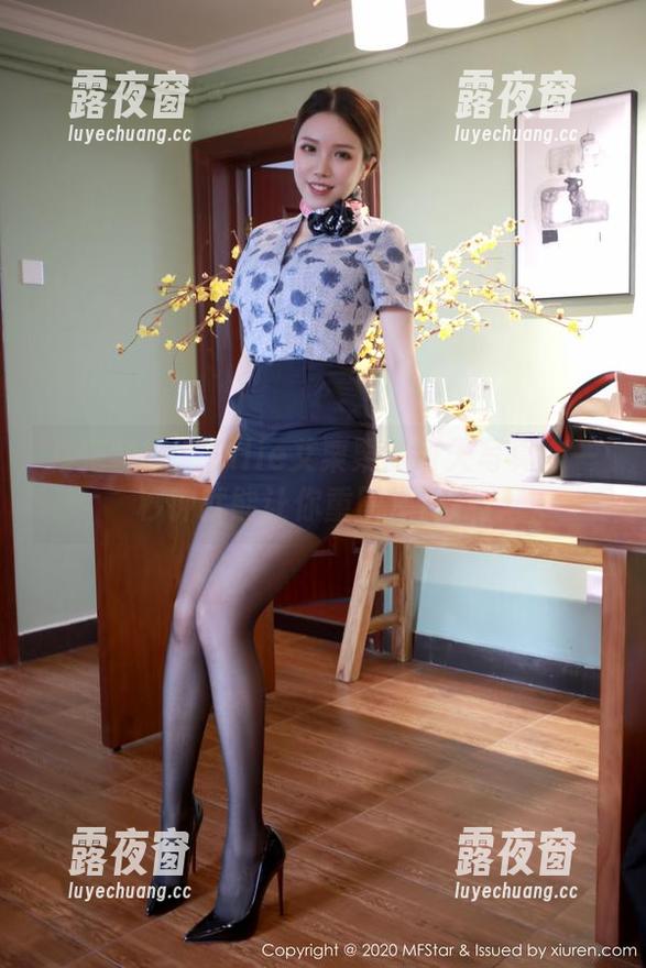 模范学院 - Ellie艾栗栗的夏天写真：一秒钟就能让你重回海滩吗？
