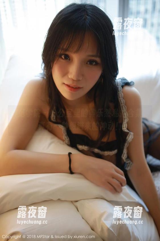 模范学院-黄乐然 模范学院 - 办公室里的黄乐然私拍合集,真有一种想进来的冲动!