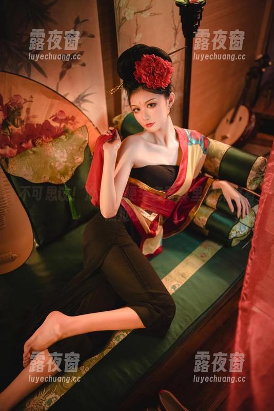 沧霁桔梗 不可思议!沧霁桔梗全套写真里油亮得有点过了吧。